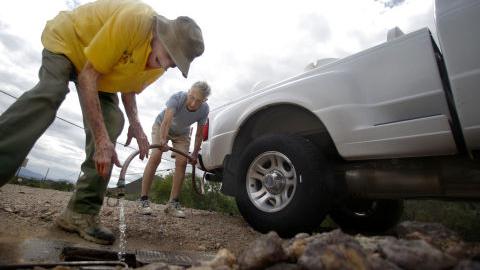 Water wells drying up on Tucson's fringes